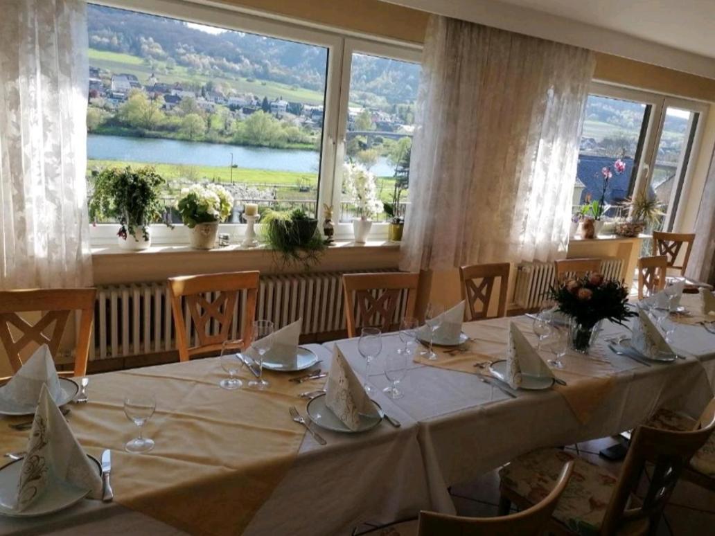 Chateau-De-La-Moselle Kinheim Dış mekan fotoğraf